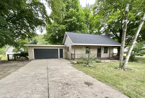 8636 3rd St, Vestaburg, MI 48891