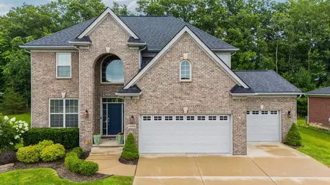 50896 Sevilla Cir, Novi, MI 48374