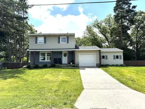 5111 Stony Creek Ave NW, Comstock Park, MI 49321