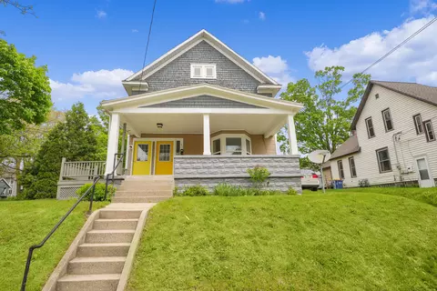 517 Spencer St NE, Grand Rapids, MI 49505