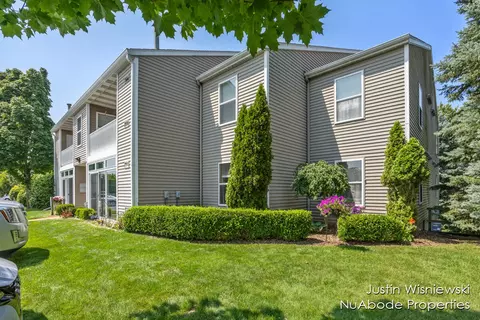 3025 Poplar Creek Dr SE #202, Kentwood, MI 49512