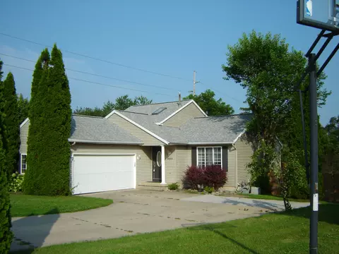 1855 Tradewinds Dr SE, Kentwood, MI 49508