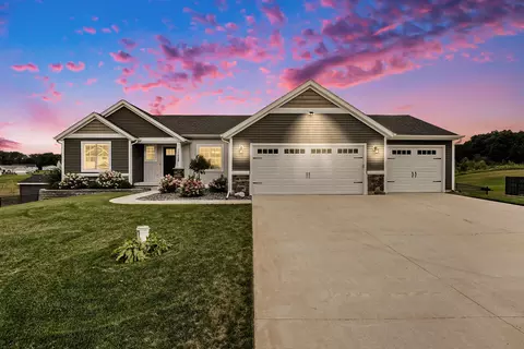 11628 Ridge Water Dr, Sparta, MI 49345
