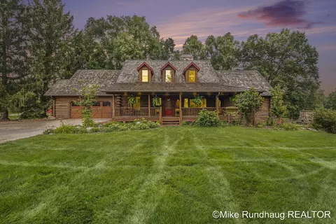 10451 84th St SE, Alto, MI 49302