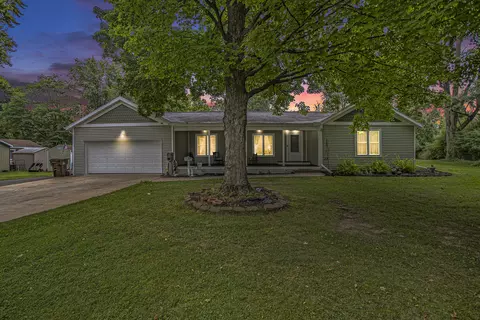 536 N Gordon St, Marshall, MI 49068