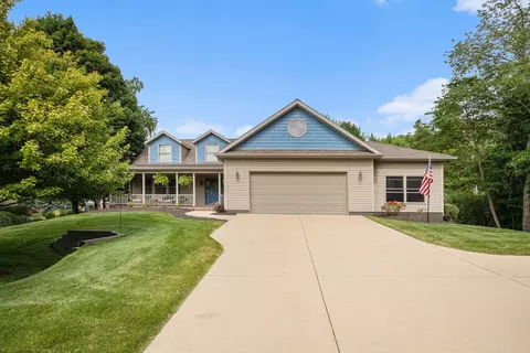 21 Columbine Dr, South Haven, MI 49090