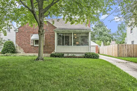 1102 Lake Grove Ave SE, Grand Rapids, MI 49506