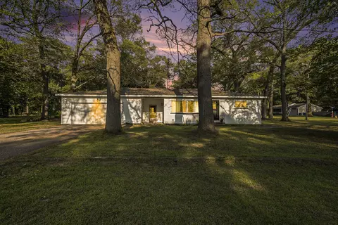 2990 Oak Ln, Muskegon, MI 49444