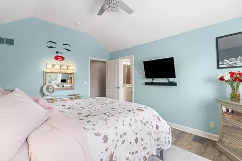 Bedroom - 7287 Scully Rd, Dexter, MI 48130 photo 5 of 7