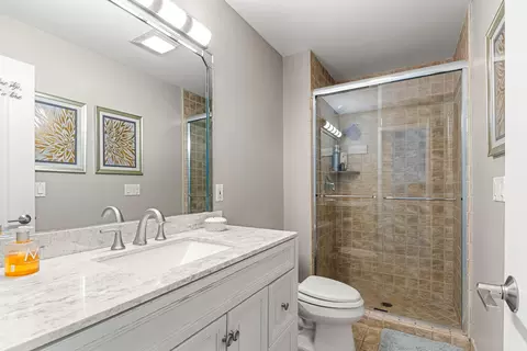 Bath - 7287 Scully Rd, Dexter, MI 48130 photo 4 of 9