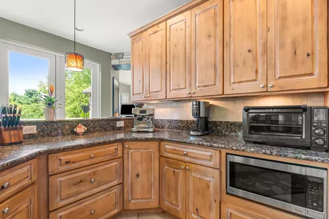 Kitchen - 7287 Scully Rd, Dexter, MI 48130 photo 3 of 5