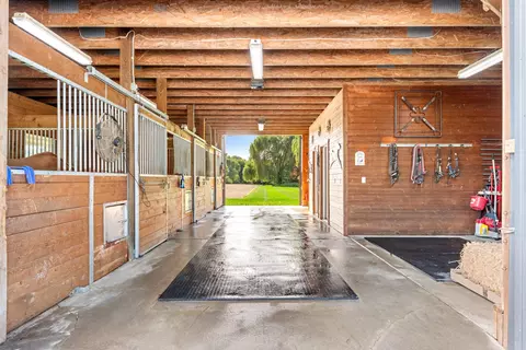Entry Way - 7287 Scully Rd, Dexter, MI 48130 photo 6 of 7