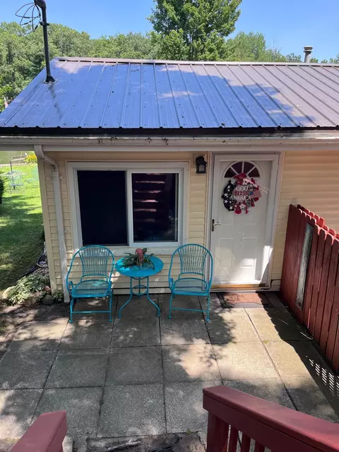 865 Pine St, Harrison, MI 48625 photo 5