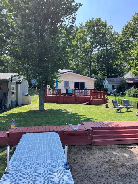 865 Pine St, Harrison, MI 48625 photo 11