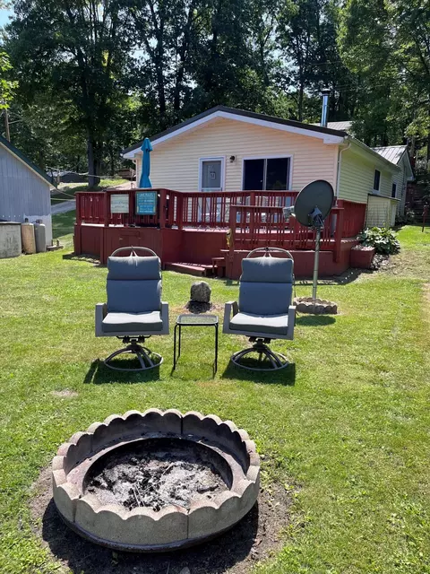 865 Pine St, Harrison, MI 48625 photo 8