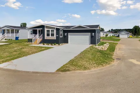 1560 Dover Dr, Martin, MI 49070