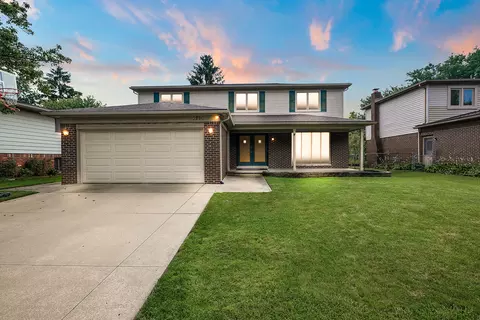 1714 Woodgate Dr, Troy, MI 48083