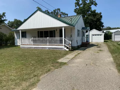 1375 Pine Hill St, White Cloud, MI 49349 photo 2