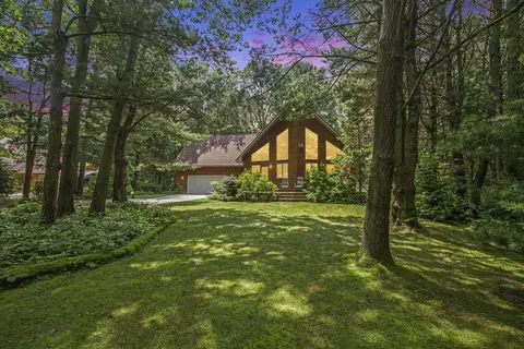 6133 Duck Lake Rd, Whitehall, MI 49461