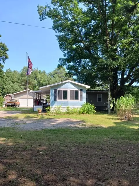 14166 Red Pine Dr NW, Kent City, MI 49330