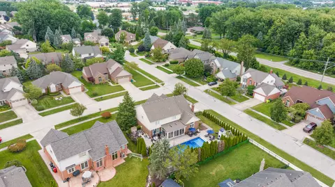 View/Area - 20652 Breezeway Dr, Macomb, MI 48044 photo 5 of 9