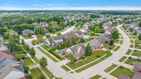 View/Area - 20652 Breezeway Dr, Macomb, MI 48044 photo 2 of 9