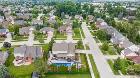 View/Area - 20652 Breezeway Dr, Macomb, MI 48044 photo 6 of 9