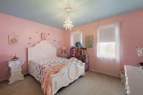 Bedroom - 20652 Breezeway Dr, Macomb, MI 48044 photo 6 of 9