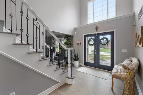 Entry Way - 20652 Breezeway Dr, Macomb, MI 48044 photo 2 of 6