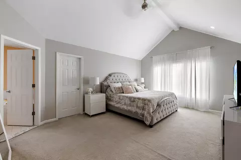 Bedroom - 20652 Breezeway Dr, Macomb, MI 48044 photo 2 of 9