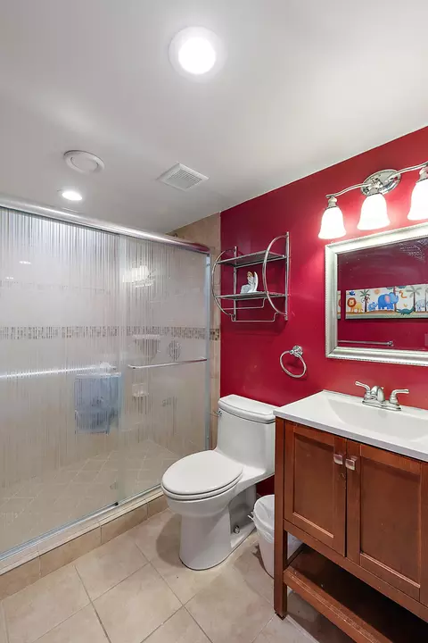 Bath - 20652 Breezeway Dr, Macomb, MI 48044 photo 8 of 9