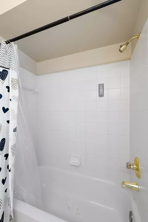Bath - 20652 Breezeway Dr, Macomb, MI 48044 photo 7 of 9