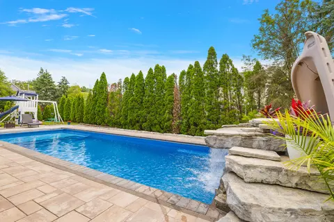Exterior - 20652 Breezeway Dr, Macomb, MI 48044 photo 13 of 19