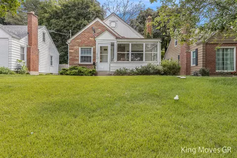 2444 Madison Ave SE, Grand Rapids, MI 49507