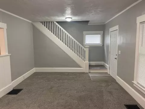 130 Moore St, Jackson, MI 49203 photo 5