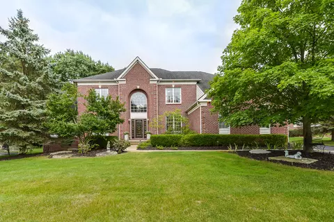 2785 Walnut Ridge Dr, Ann Arbor, MI 48103
