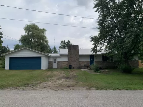 504 Cherry St, Mecosta, MI 49332