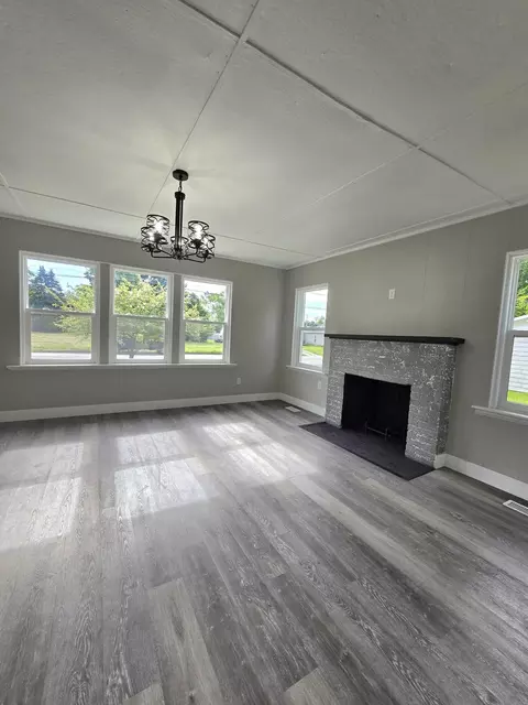 4391 Division St, Mcbride, MI 48852 photo 15