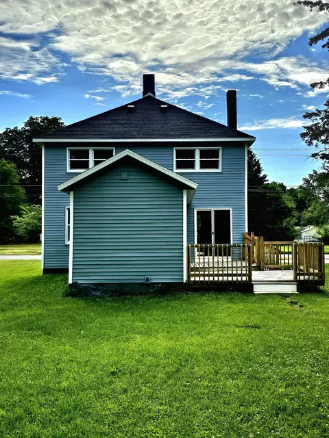 4391 Division St, Mcbride, MI 48852 photo 5