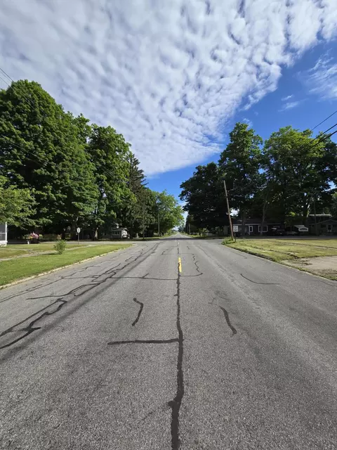 4391 Division St, Mcbride, MI 48852 photo 8