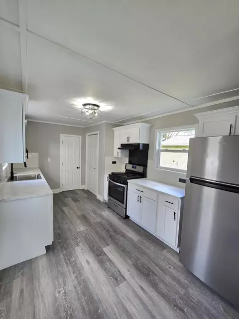 4391 Division St, Mcbride, MI 48852 photo 21