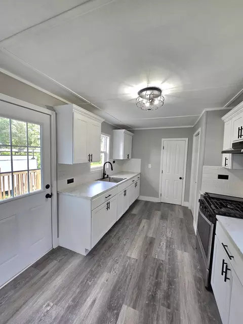 4391 Division St, Mcbride, MI 48852 photo 19