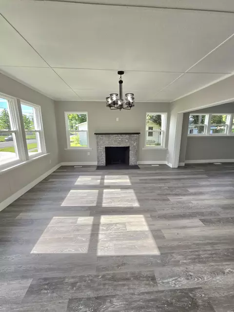 4391 Division St, Mcbride, MI 48852 photo 12