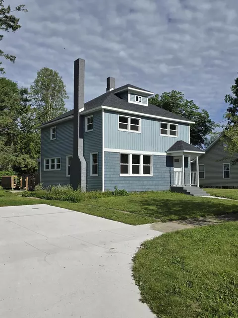 4391 Division St, Mcbride, MI 48852 photo 2