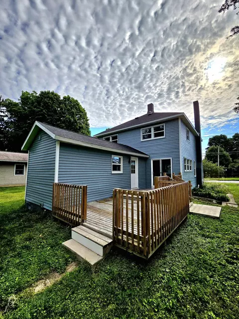 4391 Division St, Mcbride, MI 48852 photo 4
