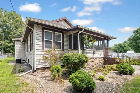 317 Lyon St, South Haven, MI 49090