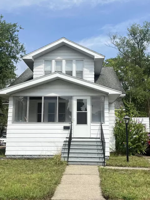 1882 Wood St, Muskegon, MI 49442