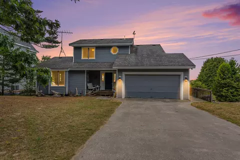 9213 W Thomas Rd, Shelby, MI 49455