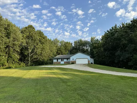 3420 140th Ave, Dorr, MI 49323