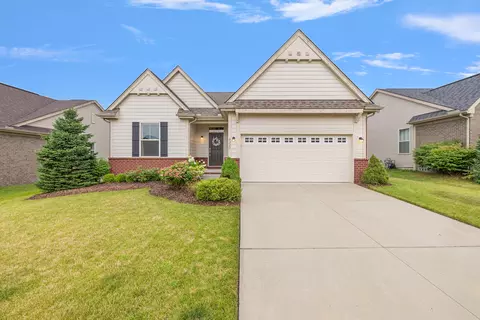 8322 Stamford Rd, Ypsilanti, MI 48198